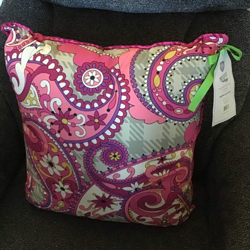 NWT VERA BRADLEY Reversible Toss Pillow  "PAISLEY MEETS PLAID" 17”x17”